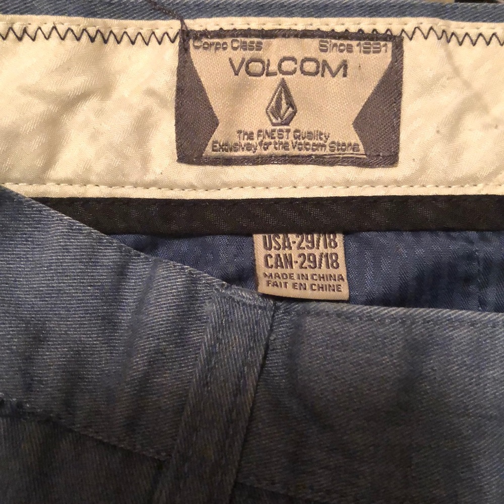 Volcom shorts - Picture 3 of 5